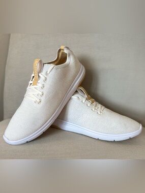 TravisMathew The Daily Lite - spike less golf and casual sneaker - size 10.5